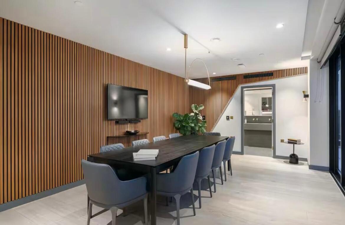 Modern In Kings Cross Apartment London